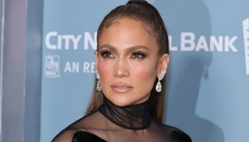 Here are some similar wedding bands you can shop online like Jennifer Lopez's