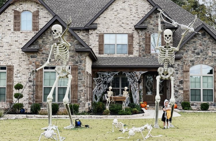 Skelly! Big Product Drop! 12-foot Skeleton Is Back In Stock, Reveals ...