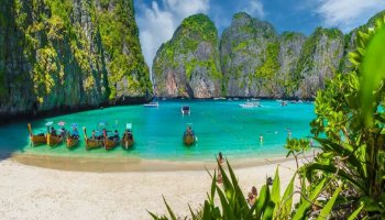 Famous bay in Thailand! Most attraction spot for the tourists!