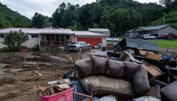 30 dead in Kentucky flooding; hundreds unaccounted for