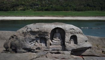 Once Submerged Ancient Buddhist statues Reemerged In Plunging Water Level Of Yangtze River