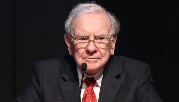 What is Warren Buffett's Business Investment Strategy? A guide to Investors!