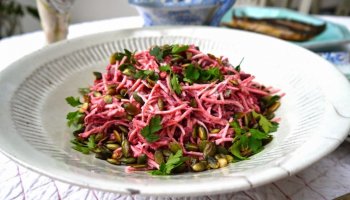 A taste of paradise! Try out the Christmas recipe for Celeriac beetroot remoulade with smoked trout!