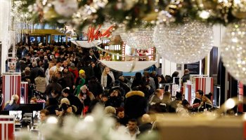 Opening & Closing Time: All You Need To Know About Christmas Shopping 