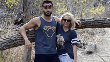  Sam Asghari And Britney Spears Pose In A Rare Picture