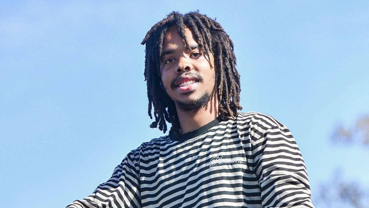Earl Sweatshirt Couldnâ€™t Have Been More Sweet For Calling On Tyler The Creator For A Rock Jam On Stage