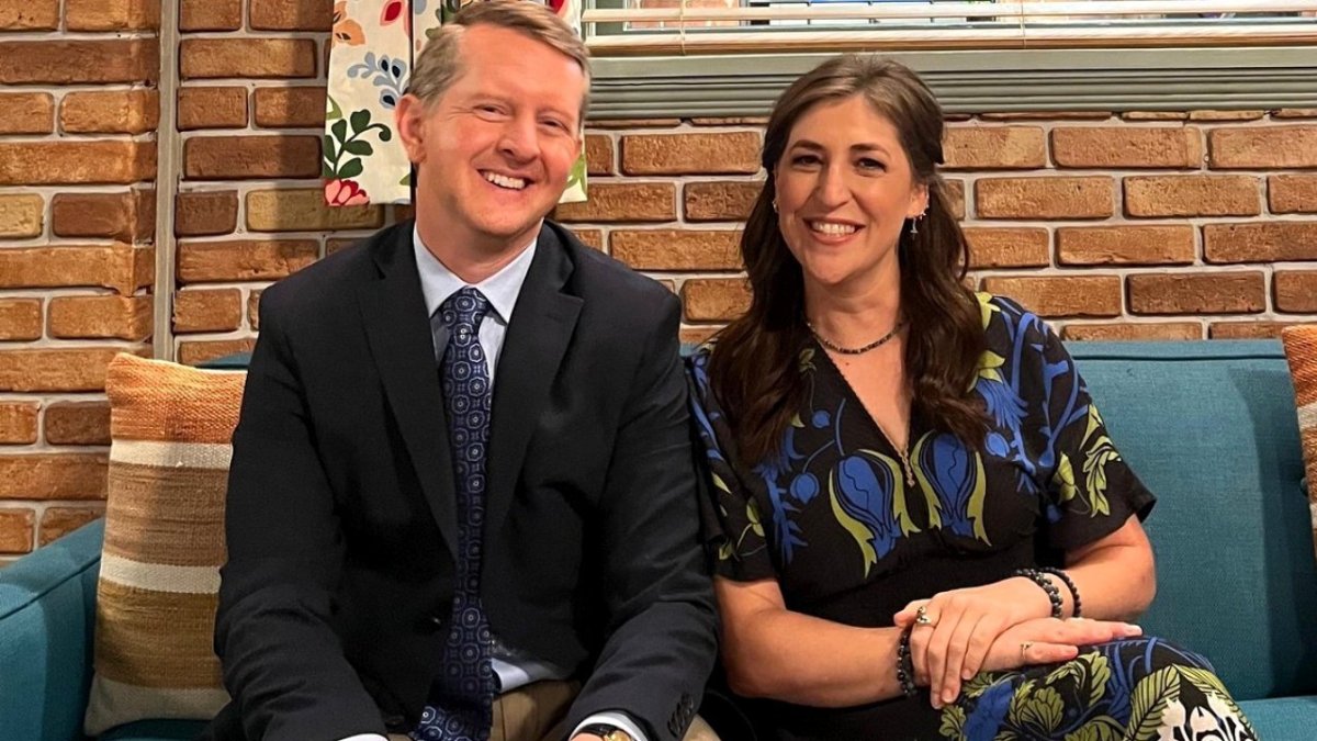 Ken Jennings replaces Mayim Bialik due to Hollywood strike