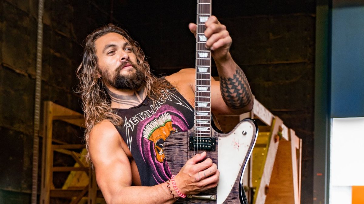 Jason Momoa And John Travolta Head Banging At The Metallica Concert